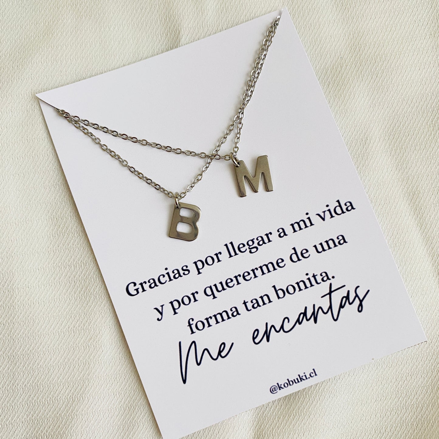 Collar iníciales para compartir