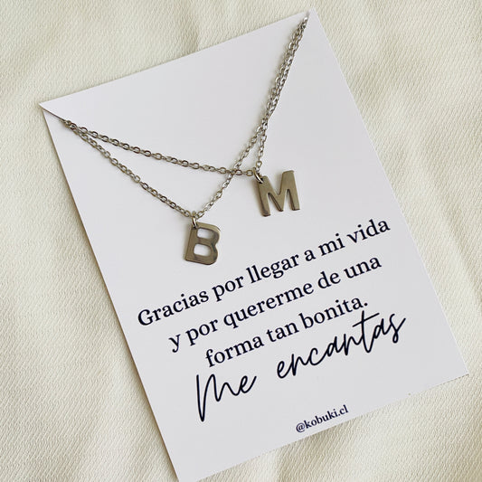 Collar iníciales para compartir